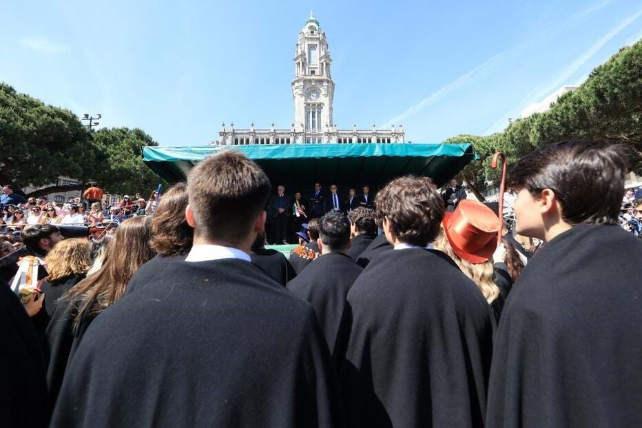 Risos, abraços e muita emoção marcaram o cortejo académico da Queima das Fitas do Porto