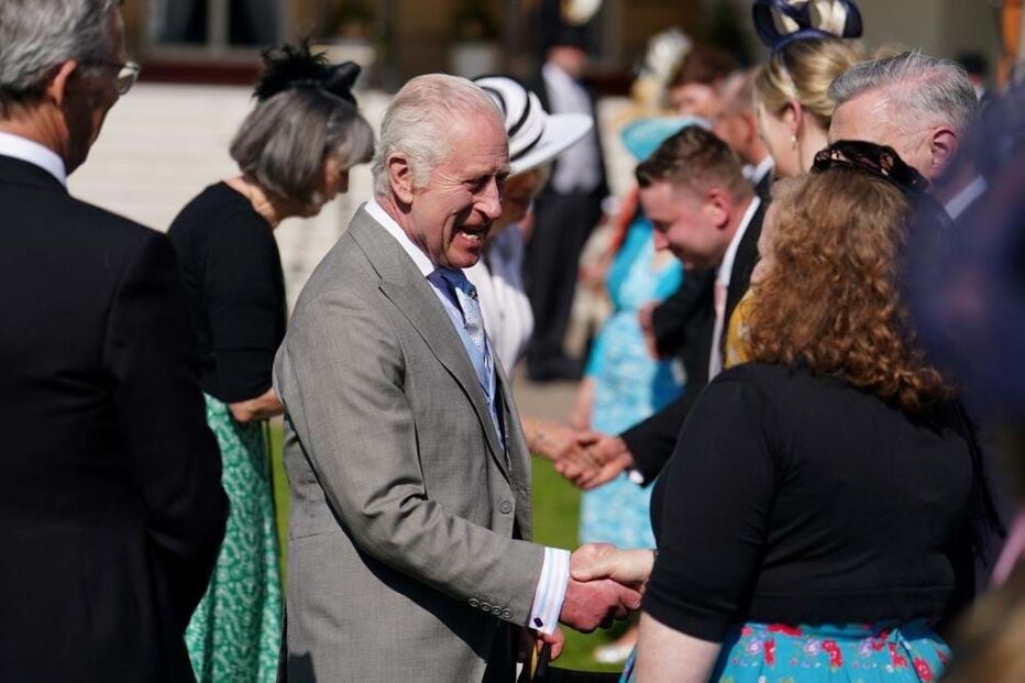 Carlos III na Royal Garden Party, no Palácio de Buckingham, em Londres