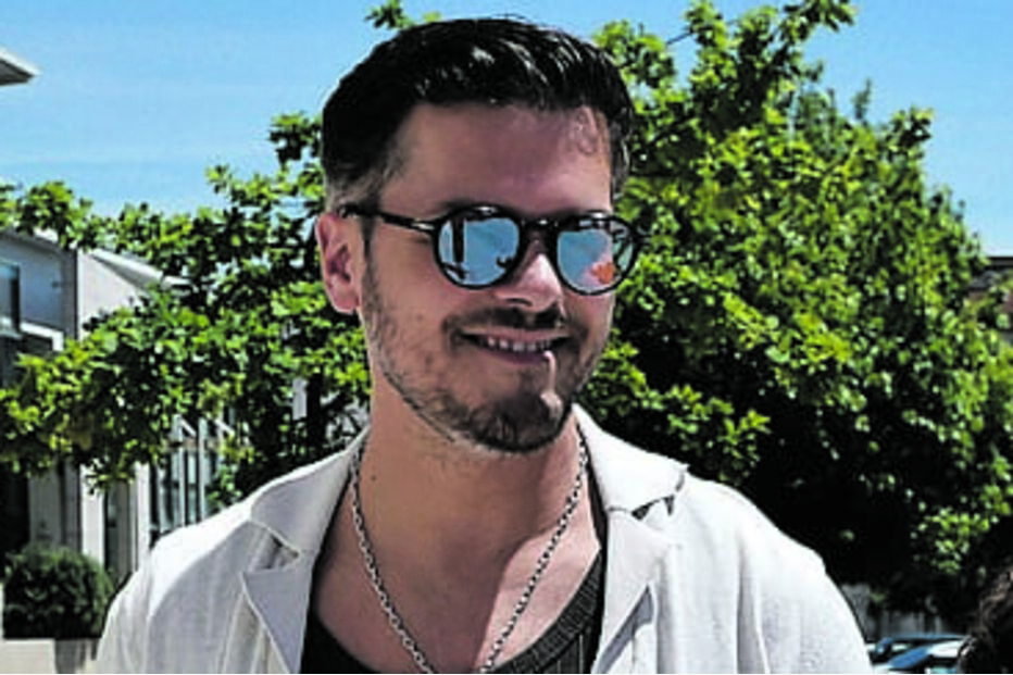 O cantor Mickael Carreira  