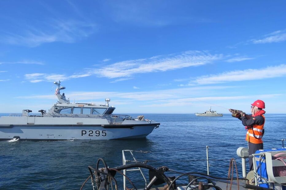 Marinha treina abordagens a embarcações suspeitas no Algarve com fuzileiros e militares ingleses