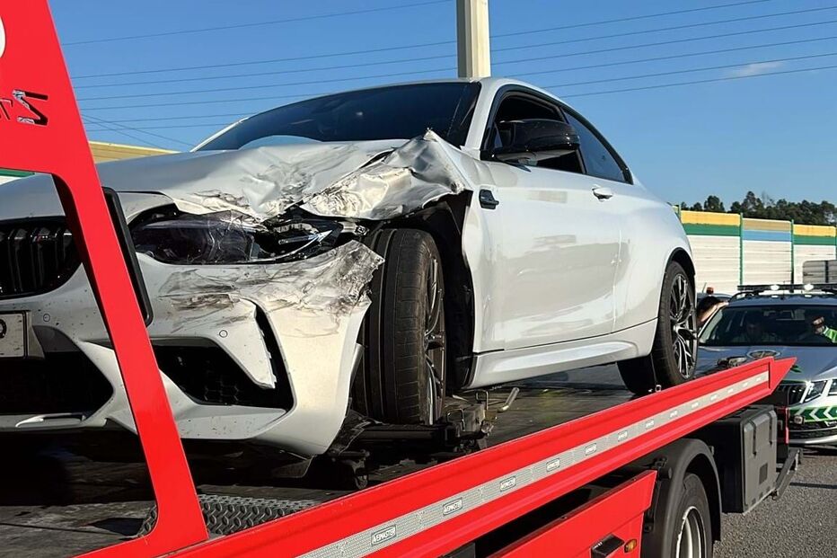 Homem de 48 anos despista-se de carro e embate em outra viatura em Gaia
