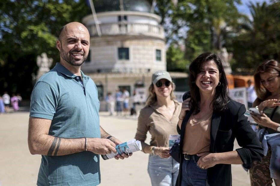  Inês de Sousa Real, acompanhada pelo cabeça de lista às eleições europeias, Pedro Fidalgo Marques, na manifestação 