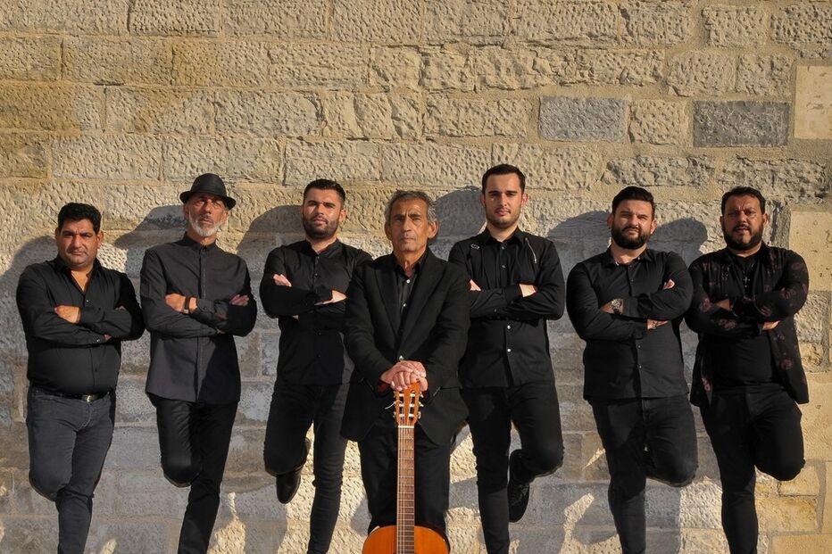 Formados em França, em 1979, os Gipsy Kings atuam em palcos de todo o Mundo e são muito populares na Irlanda e nos EUA