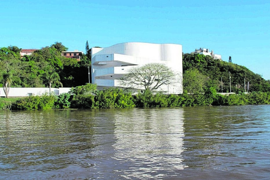 Fundação Iberê Camargo, junto às águas do Guaíba 