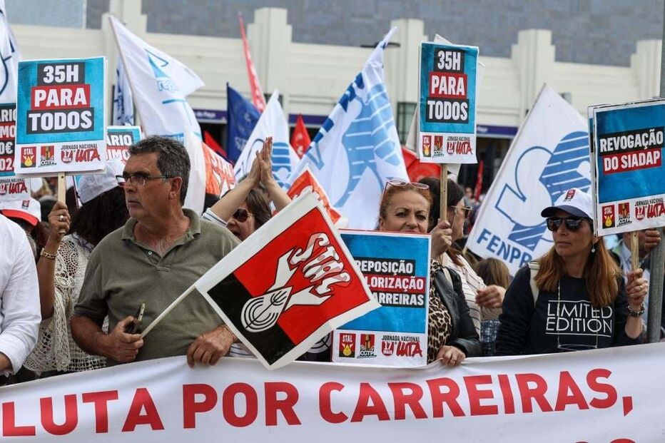Milhares de trabalhadores da função pública em protesto pela valorização laboral 