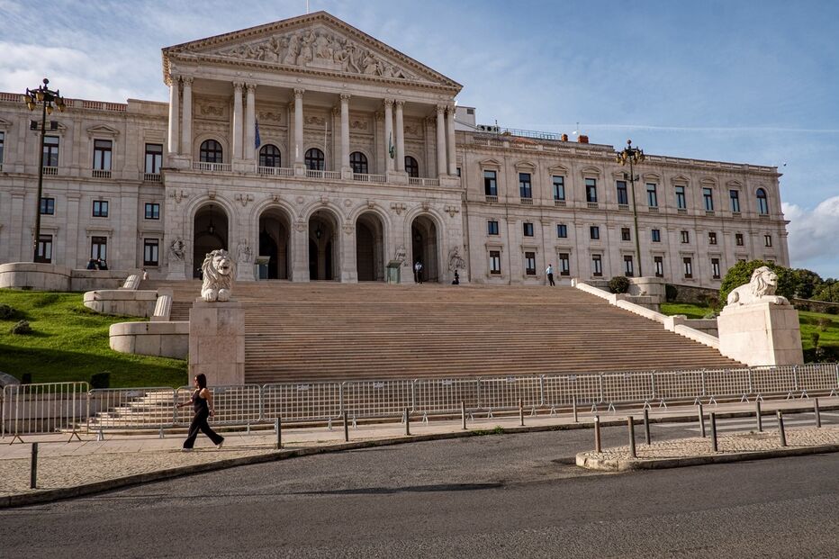 Imagem caixa assembleia 49363217.jpg (21310735) (Milenium)