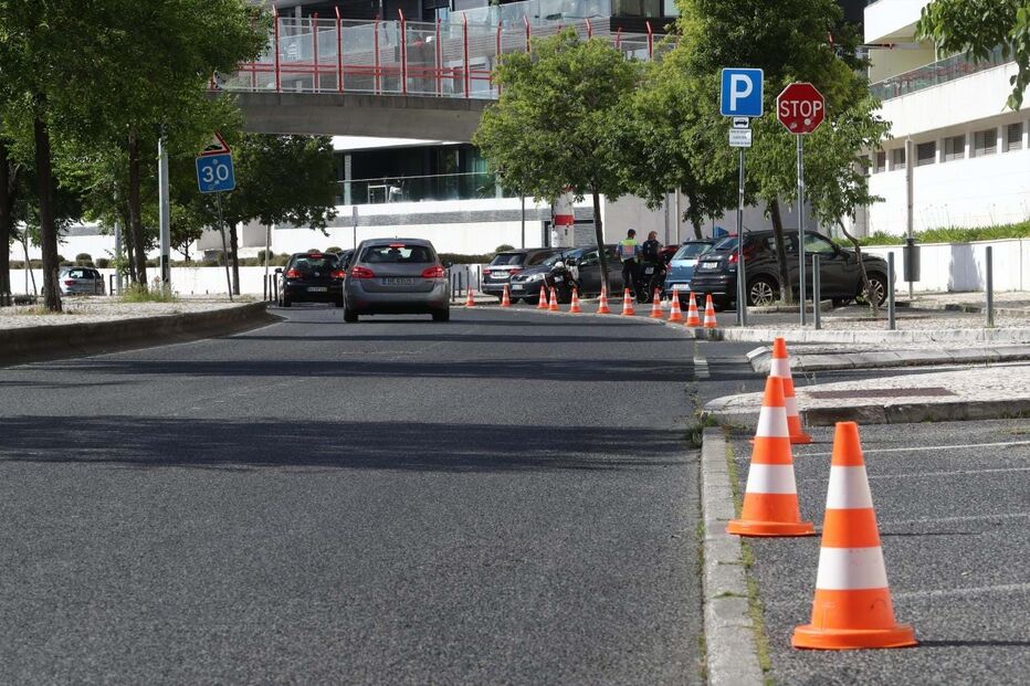 Entrada dos camiões TIR exigiu que não houvesse viaturas na rua