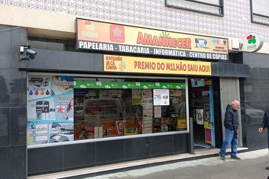 Prémio M1LHÃO saiu em papelaria da Maia 