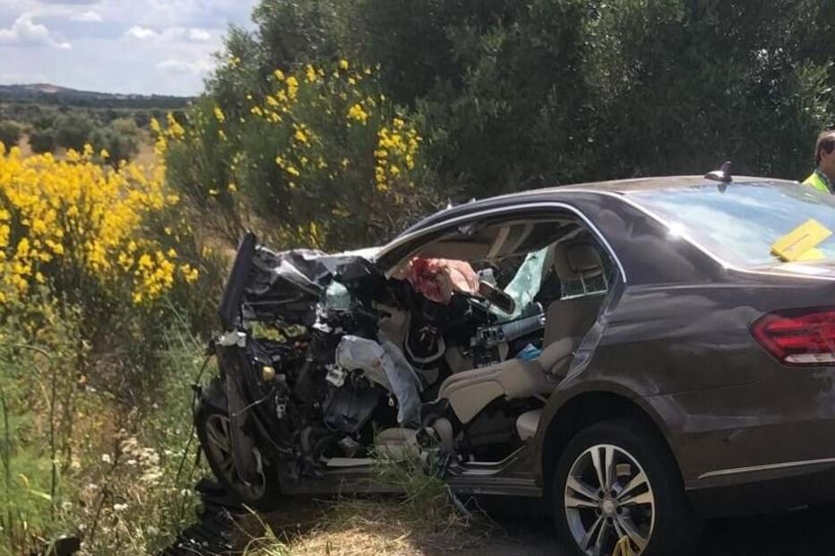 Condutor de carro morre em colisão com camião na zona de Arraiolos