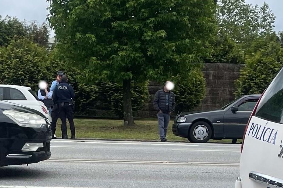 Homem agride agente da PSP à bastonada na Nacional 14 em Matosinhos