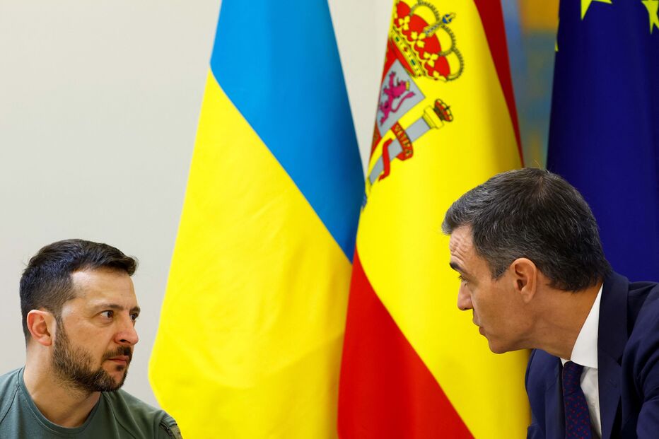 Volodymyr Zelensky e Pedro Sánchez assinam acordo para apoio militar sem precedentes