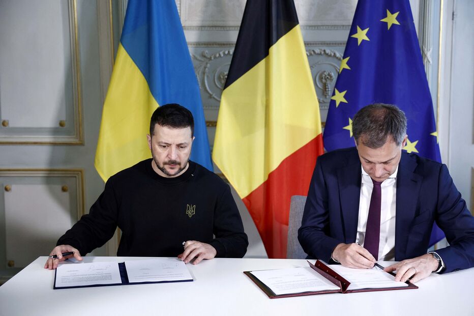Volodymyr Zelensky, presidente da Ucrânia, assinou um acordo com o primeiro-ministro da Bélgica, Alexander De Croo
