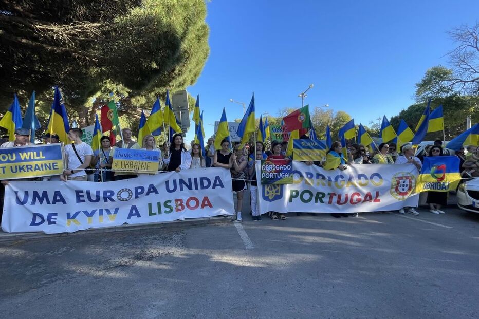  Grupo de apoiantes da Ucrânia junta-se em frente ao Palácio de Belém