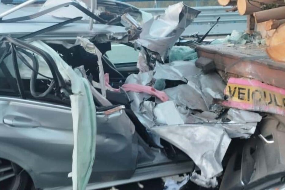 Acidente entre carro e camião provoca um ferido grave na A25 em Aveiro