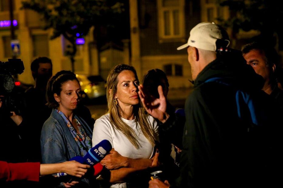 Joana Amaral Dias alerta para imigração enquanto pernoita em tenda em Lisboa