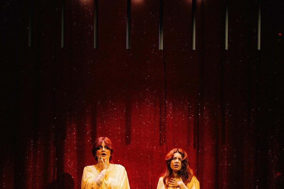 Carolina Deslandes e Bárbara Tinoco 