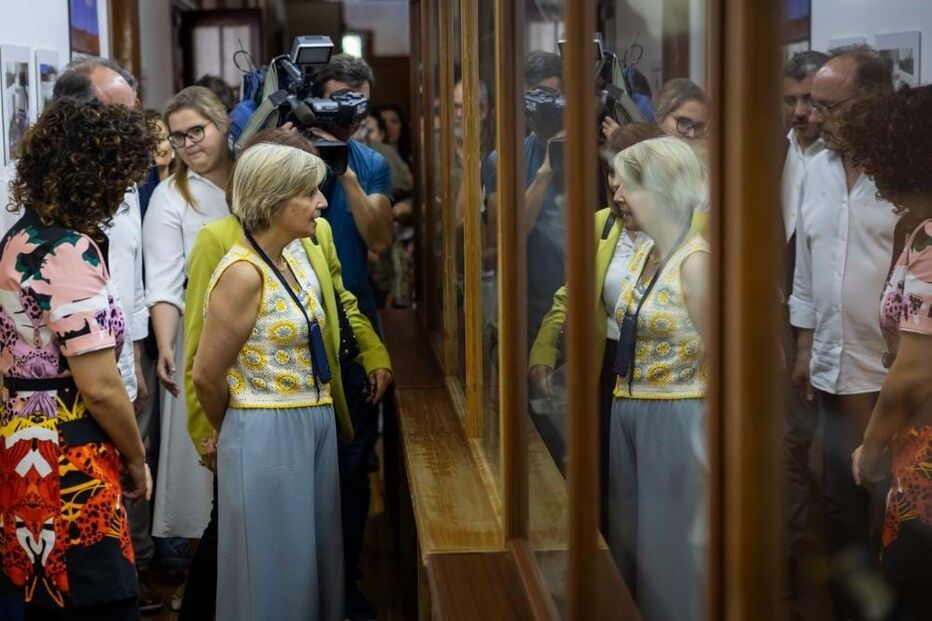 A cabeça de lista do Partido Socialista (PS) às eleições europeias, Marta Temido, durante a visita ao Centro para as Migrações do Fundão