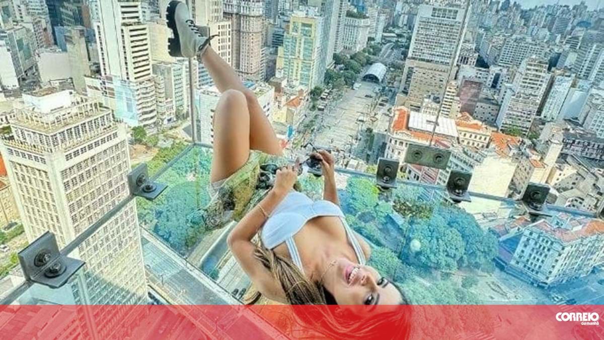 Turistas ficam presos uma hora em elevador no 42.º andar do prédio mais alto de São Paulo – Mundo