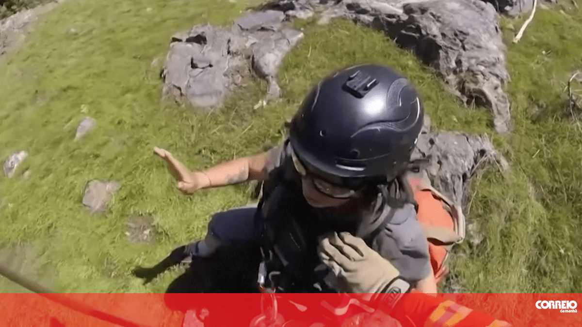 Canoísta é resgatado de helicóptero nos EUA após sofrer lesão