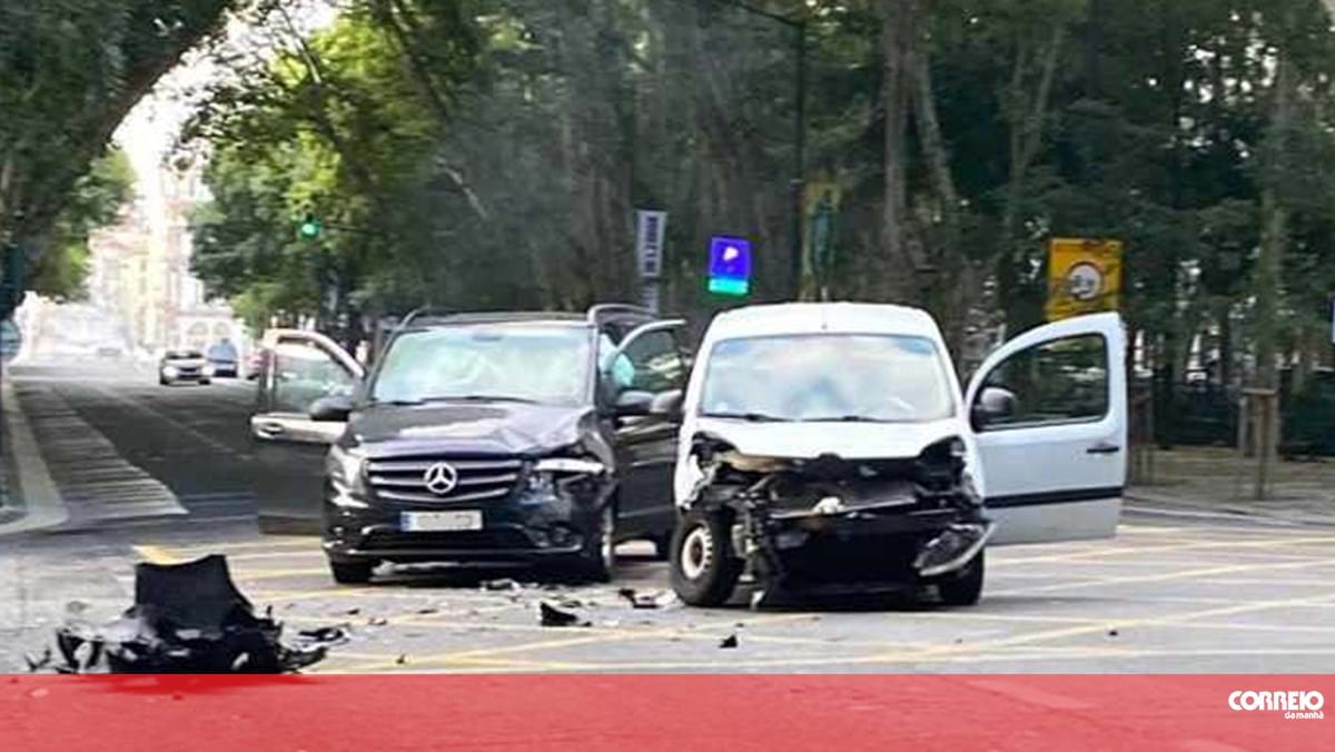 Três feridos em colisão na Avenida da Liberdade em Lisboa – Portugal