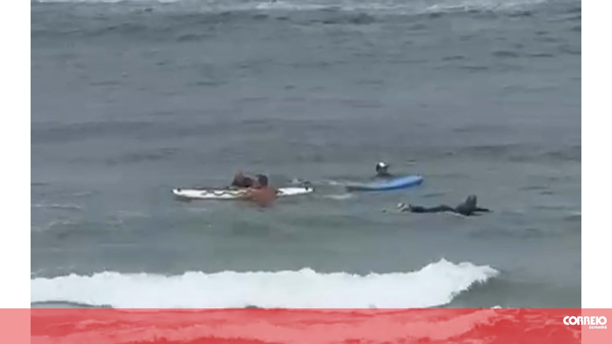 Alemão resgatado do mar por nadador-salvador com apoio de surfistas em Ovar