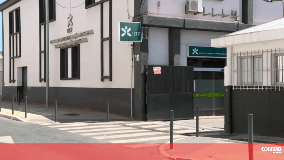 Jovem atinge a tiro colega no Instituto de Emprego da Amadora e foge