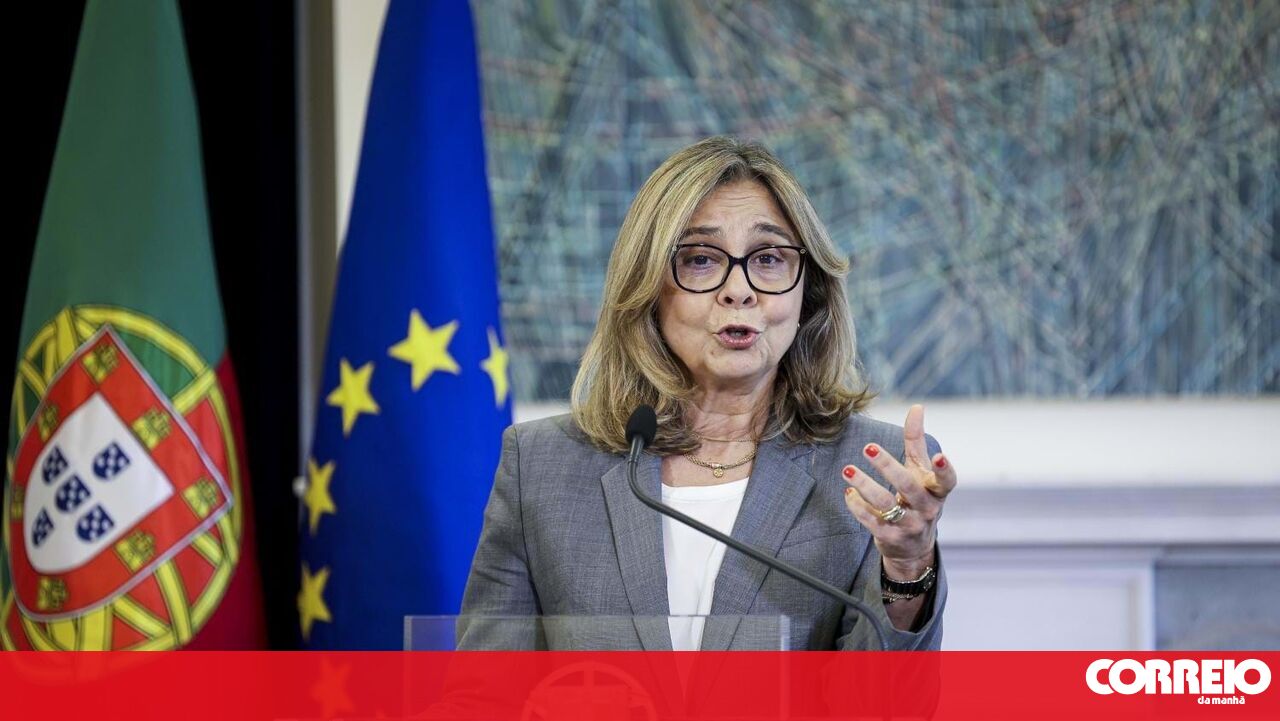 Ministra da Saúde vai esta quinta-feira ao parlamento para debate do BE sobre "partidarização do SNS"