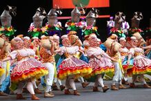 Apresentação da marcha de Bela Flor-Campolide