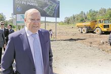Pinto da Costa nos terrenos da Maia