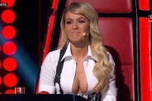 Aurea já tinha dado que falar com decote no 'The Voice'
