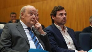 Pinto da Costa deixa oito mil euros a Villas-Boas para pagar contas de 15 milhões no FC Porto