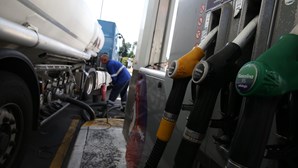 Gasolina e gasóleo ficam 3 cêntimos mais baratos por litro