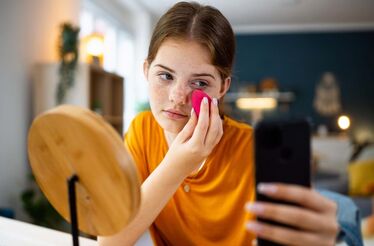48% das mulheres sentem-se mal consigo próprias quando comparam a sua vida com as imagens nas redes sociais