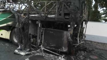 Autocarro com turistas a bordo incendia-se no Funchal