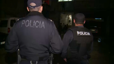 Sem-abrigo deixa jovem em risco de vida após agressão com garrafa