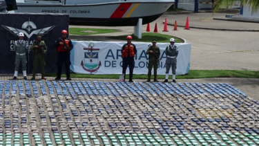 Mais de 2 toneladas de cocaína aprendidas na Colômbia numa operação marítima internacional 