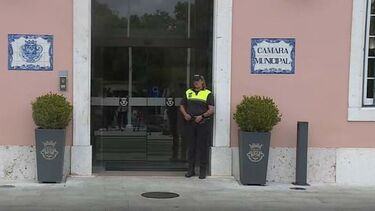 Almoços de Isaltino e Câmara de Oeiras levam PJ a fazer buscas