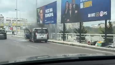 Carro incendiou-se numa rotunda em Almada