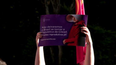 Mulheres marcham em São Paulo contra projeto da lei que equipara aborto a homicídio  