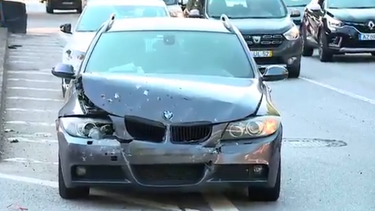 Perseguição iniciada após assalto em Vila do Conde termina com tiros disparados e carros danificados no Porto