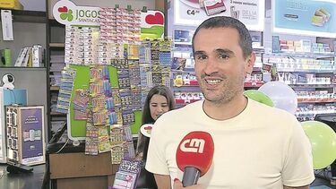 Vizinhos de Ramalde comemoram 'jackpot' do Euromilhões na tabacaria onde foi registado o boletim vencedor