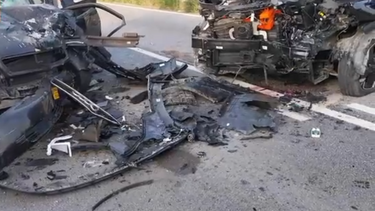 Quatro feridos em colisão entre carro e táxi na EN106 em Penafiel. Trânsito cortado