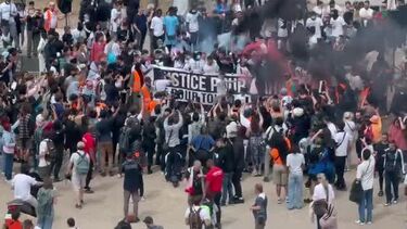 Jovens dos subúrbios de Paris pedem justiça um ano após Nahel ter sido morto pela polícia