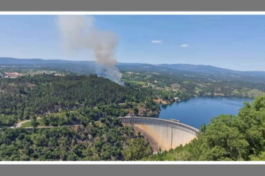 Incêndio em Pedrógão Grande mobiliza 3 meios aéreos