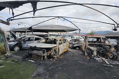 Onze carros destruídos em incêndio em stand de automóveis em Gondomar