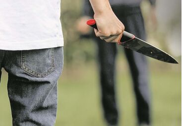 Homem detido por ameaçar com duas facas num estabelecimento comercial em Viseu