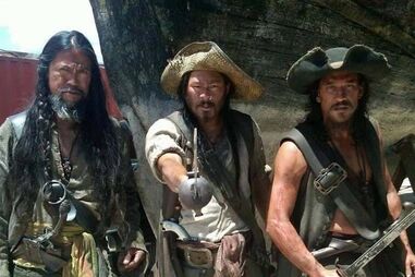 Tamayo Perry (à direita)