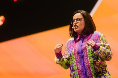 Joana Marques lançou livro com crónicas e diz que quem o comprar está a fazer “caridade”