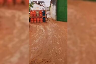 Imagens mostram mau tempo em Brinches