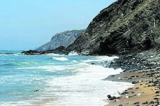 Buscas junto à pra da Barradinha, em Aljezur